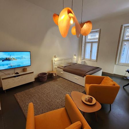 Stylish Holiday Art Apartment - Wifi & Great Location Budapest Esterno foto